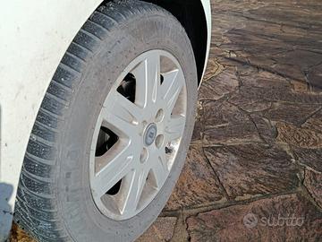 Cerchi in lega con gomme invernali