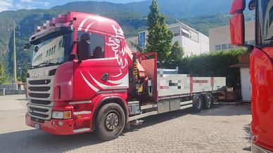 SCANIA 440 con GRU PALFINGER