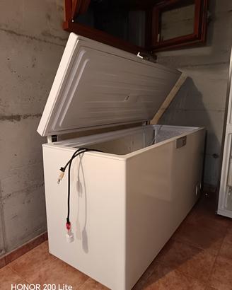 congelatore a pozzetto grande