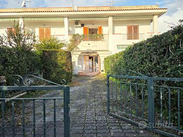 VILLA A SCHIERA A SAN NICOLA ARCELLA
