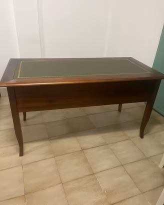 Scrivania in pelle ed in legno