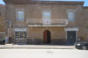 Casa indipendente di 200 m² con più di 5 locali a 