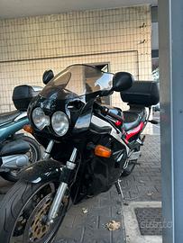 Yamaha fzr1000