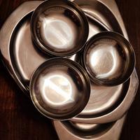 n.2 vassoi +n.3 ciotole piccole AMC