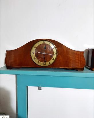 176256 Orologio da comò a batteria c mobile antico