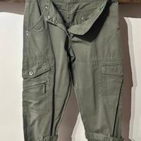 Pantaloni sotto ginocchio