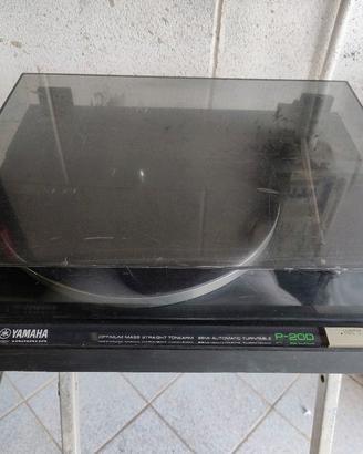 Yamaha giradischi Model P200