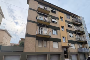 3 LOCALI A ANCONA