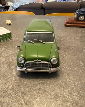 Mini traveller kyosho 1:18