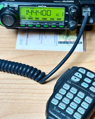 Ricetrasmettitore ID-E880 con accessori