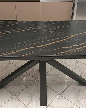 Tavolo allungabile in ceramica