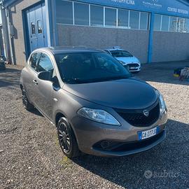 Lancia Ypsilon 1.0 FireFly 5 porte S&S Hybrid Ecoc