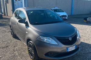 Lancia Ypsilon 1.0 FireFly 5 porte S&S Hybrid Ecoc