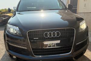 Audi Q7 3.0 V6 TDI 233CV quattro tiptronic 7 posti