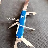 Coltellino svizzero da campeggio blu