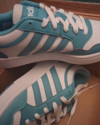Scarpe Adidas n. 38 nuove mai usate 