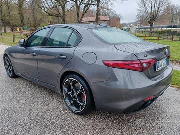 Alfa Giulia veloce 2.2 at8 210cv Q4
