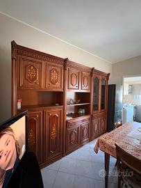 Credenza d’epoca in legno massello