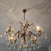 Lampadario con gocce di cristallo