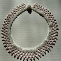 Collana a rete fatta a mano in perline vintage