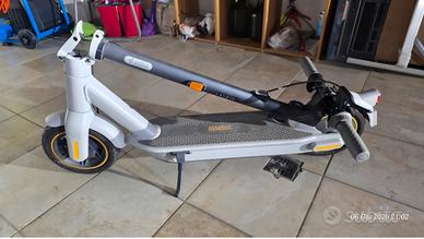 Monopattino Segway Ninebot  G30LE II come nuovo