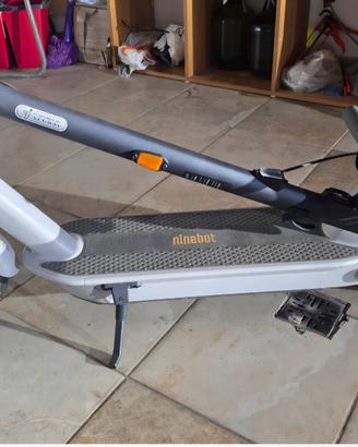 Monopattino Segway Ninebot  G30LE II come nuovo