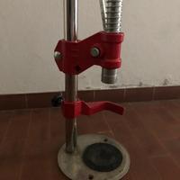 Tappatrice bottiglie a corona