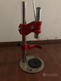 Tappatrice bottiglie a corona