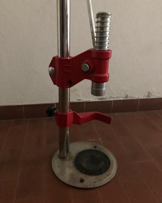 Tappatrice bottiglie a corona