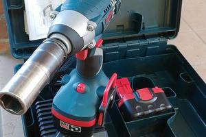 Avvitatore a percussione