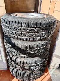 gomme con cerchi e borchie 