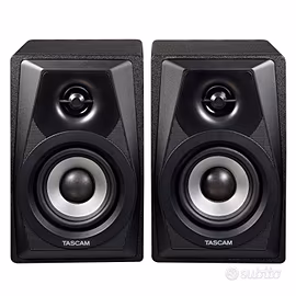 Casse Tascam ascolto e mixer