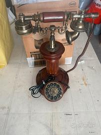 Telefono fisso in legno funzionante