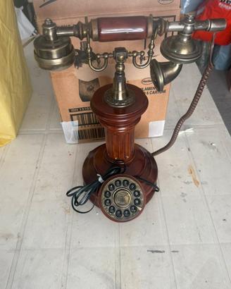 Telefono fisso in legno funzionante