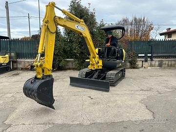 E209 Escavatore Kobelco 25 q SK025