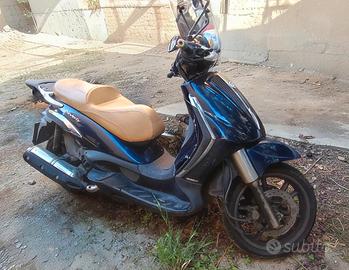 Piaggio Beverly 400 Tourer 