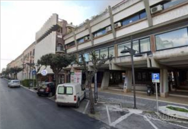 Locale commerciale / ufficio