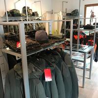 Arredamento negozio abbigliamento