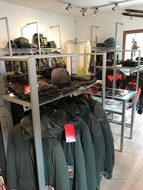 Arredamento negozio abbigliamento