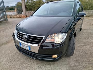 A 3500E.STUPENDO VW TOURAN 1.9TDI 7 POSTI CAMBIO 6