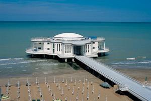 Senigallia 400 mt mare 350 euro a settimana. 