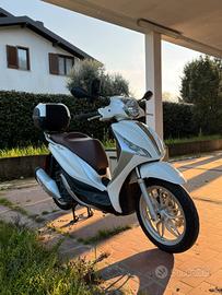 Piaggio medley 150