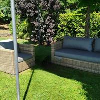 Divano 3 Posti più poltrona da giardino in resina