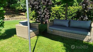 Divano 3 Posti più poltrona da giardino in resina