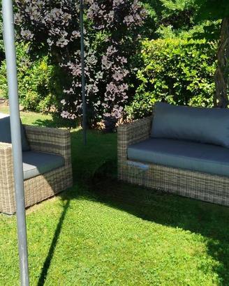 Divano 3 Posti più poltrona da giardino in resina