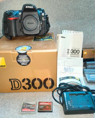Nikon D300 e accessori.