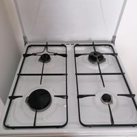 Cucina a gas con forno indesit