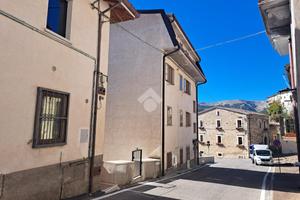 3 LOCALI A RIVISONDOLI