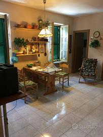3 LOCALI A BELLEGRA