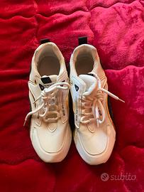Scarpe sportive nuovissime